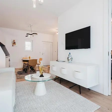 Grazios Luxusapartments Mit Dachterrasse Oder Garten, Kostenlose Parkplatze, E-tankstelle شقة فندقية غراتس
